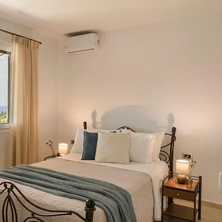 Ipoliti Luxury Living * Svoronata