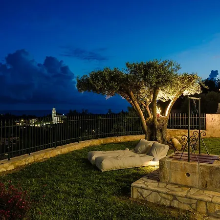 Ipoliti Luxury Living