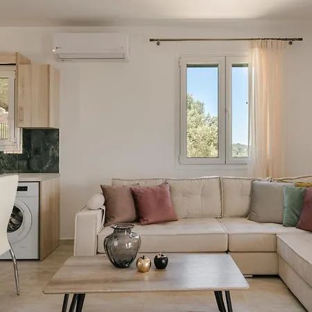 Ipoliti Luxury Living Svoronata