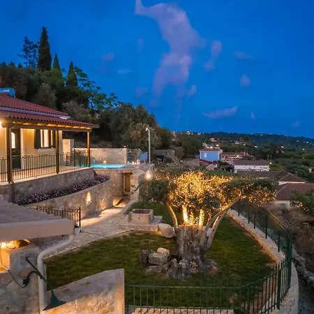 Ipoliti Luxury Living Vila