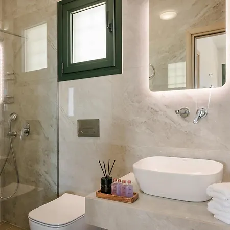 Ipoliti Luxury Living