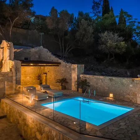 Ipoliti Luxury Living Villa