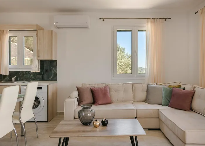 Ipoliti Luxury Living Свороната