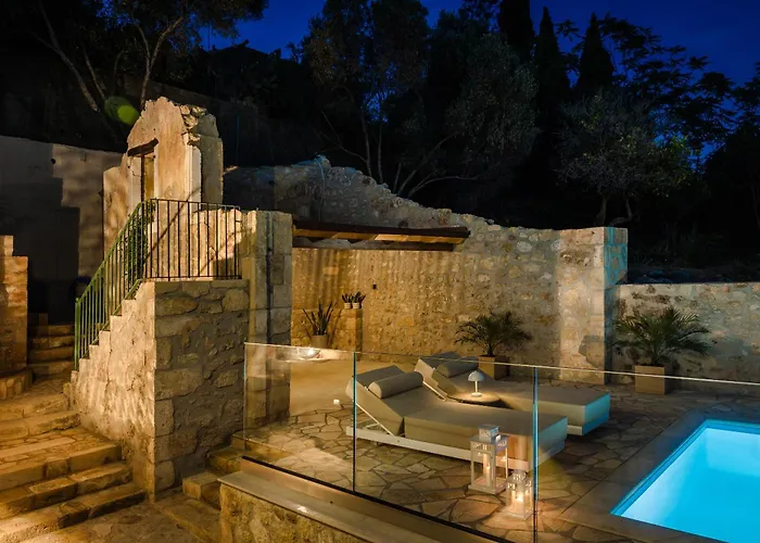Ipoliti Luxury Living *