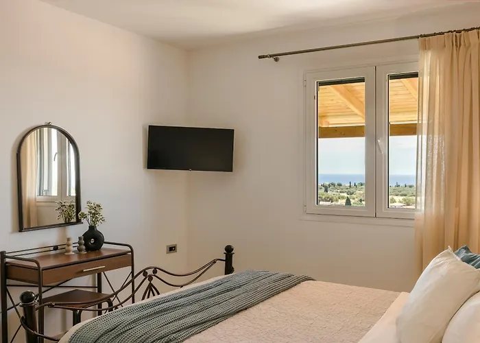 Ipoliti Luxury Living Свороната