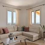 Ipoliti Luxury Living * Svoronata