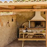 Ipoliti Luxury Living Villa *