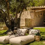 Ipoliti Luxury Living
